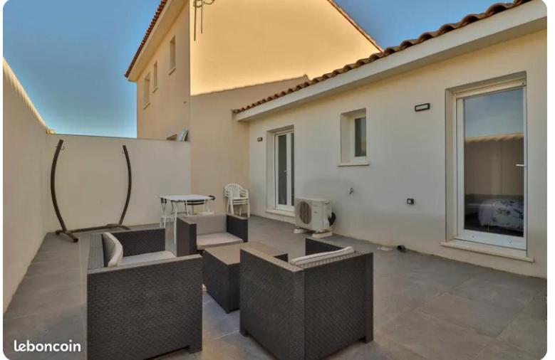 Maison De L'Occitanie Villa Bessan Luaran gambar